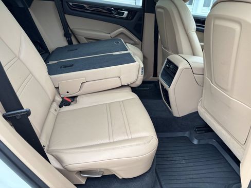 Used 2019 Porsche Cayenne AWD/4WD image 27