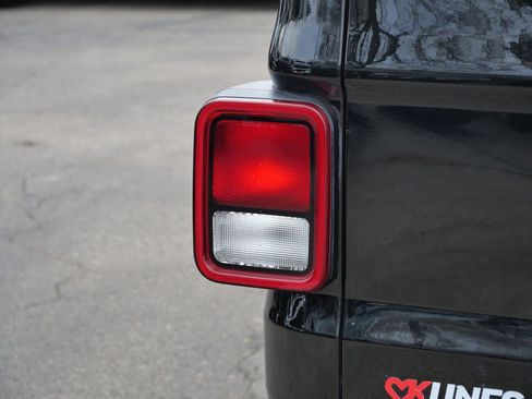 Used 2021 Jeep Gladiator Sport AWD/4WD image 9