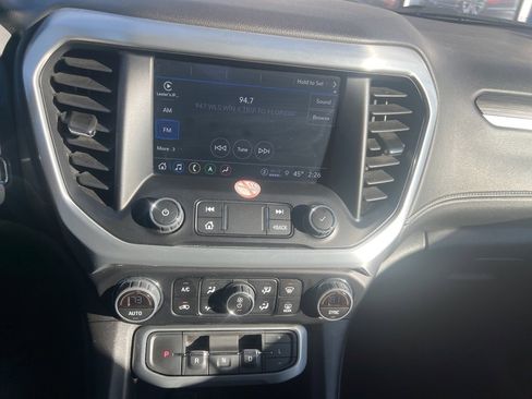 Used 2023 GMC Acadia SLT image 10