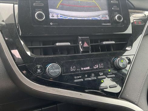 Used 2021 Toyota Camry LE image 17