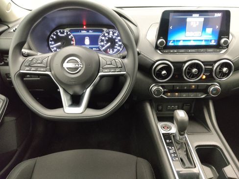 Used 2025 Nissan Sentra SV FWD image 22