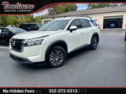 Used 2024 Nissan Pathfinder SV