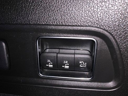 Used 2021 Mercedes-Benz GLS 580 4MATIC w/ E-Active Body Control Package image 68