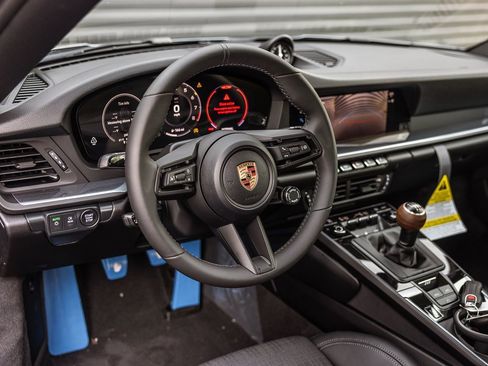 Used 2026 Porsche 911 Carrera T image 4