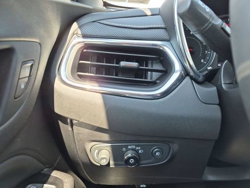 Used 2024 Chevrolet Equinox Premier AWD/4WD image 20