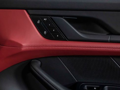 Used 2022 Porsche Taycan 4 Cross Turismo image 26