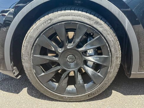 Used 2021 Tesla Model Y Long Range AWD/4WD image 10
