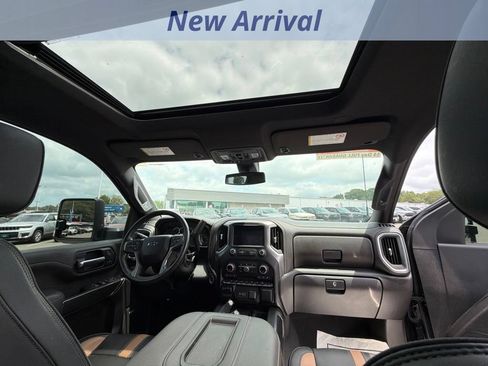 Certified 2022 Chevrolet Silverado 2500 LTZ w/ Carhartt Edition AWD/4WD image 6