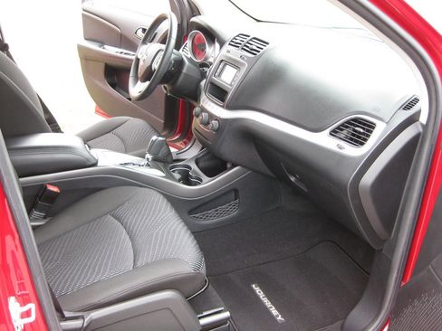 Used 2016 Dodge Journey SE w/ Flexible Seating Group image 35