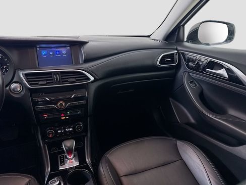 Used 2018 INFINITI QX30 AWD image 19