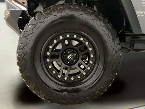 Used 2017 Jeep Wrangler Unlimited Sport w/ Connectivity Group image 95