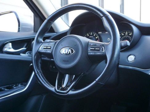 Used 2018 Kia Stinger Premium image 32