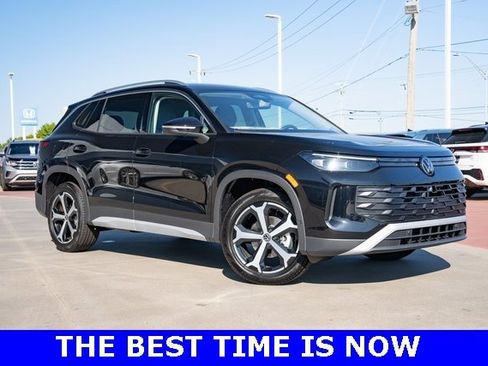 New 2025 Volkswagen Tiguan SE image 8