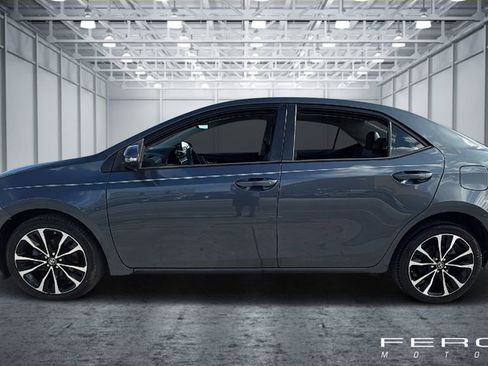 Used 2017 Toyota Corolla SE FWD image 2