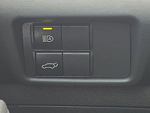 Certified 2024 Toyota Highlander XLE image 27