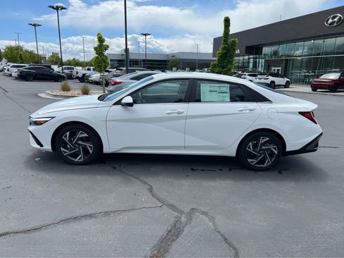 New 2026 Hyundai Elantra Limited FWD image 12