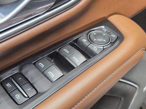 Used 2021 Chevrolet Tahoe High Country w/ Premium Package image 26