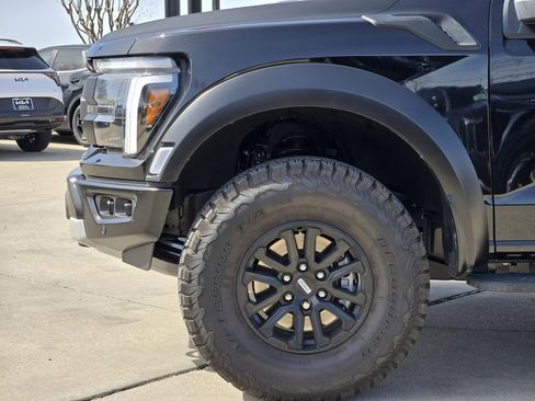 Used 2025 Ford F150 Raptor AWD/4WD image 14
