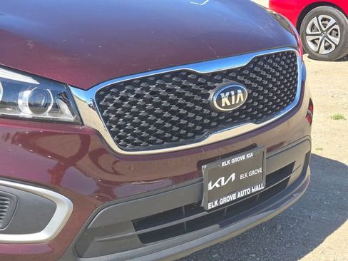 Used 2017 Kia Sorento AWD w/ LX Convenience Package image 5
