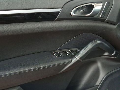 Used 2014 Porsche Cayenne AWD/4WD image 8