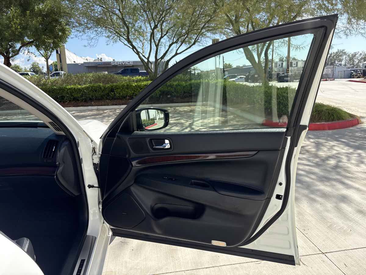 Used 2012 INFINITI G37 Journey w/ Premium Pkg RWD image 15