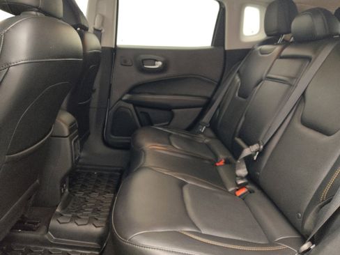 Used 2018 Jeep Compass Limited w/ Navigation Group FWD image 18