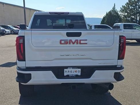 Used 2024 GMC Sierra 3500 Denali w/ Denali Reserve Package AWD/4WD image 8