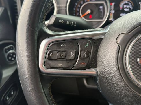 Used 2018 Jeep Wrangler Unlimited Sahara w/ Dual Top Group AWD/4WD image 27