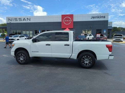 Certified 2023 Nissan Titan SV RWD image 10