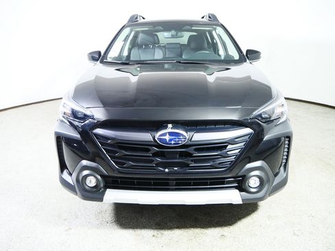 Used 2025 Subaru Outback Limited AWD/4WD image 2