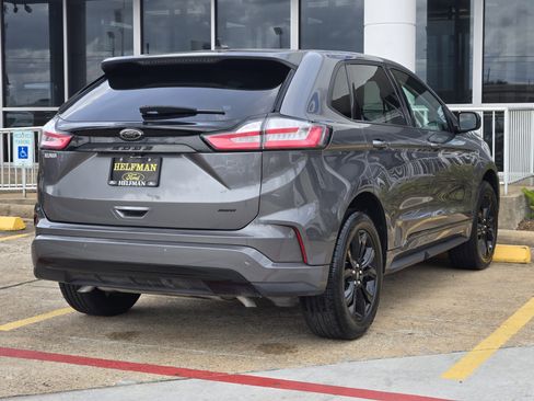 Used 2024 Ford Edge SE w/ Black Appearance Package image 3