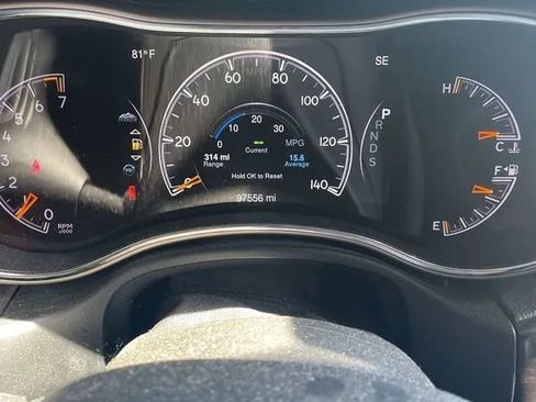 Used 2014 Jeep Grand Cherokee Limited AWD/4WD image 29