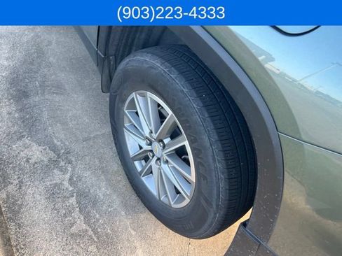 Used 2023 Chevrolet Traverse LT FWD image 5