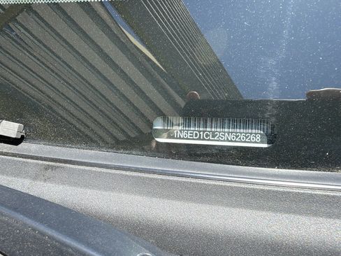 Used 2025 Nissan Frontier SV RWD image 40
