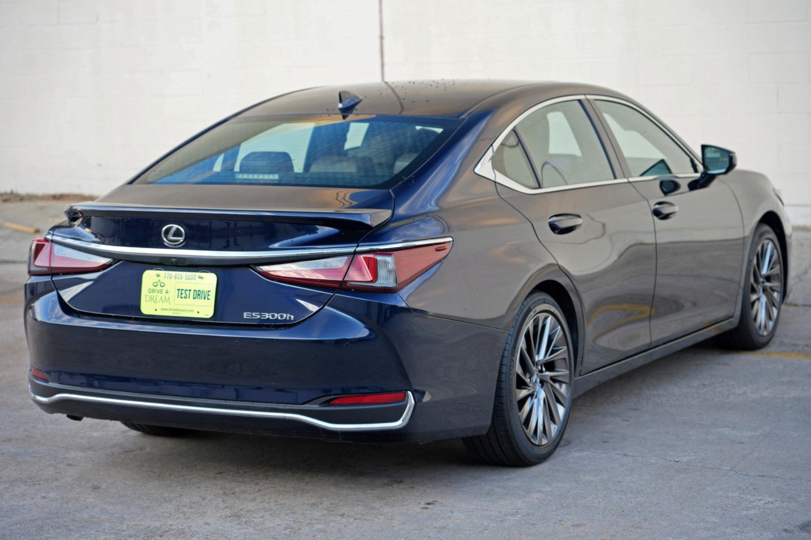 Used 2024 Lexus ES 300h Ultra Luxury w/ Accessory Package (Z2) FWD image 57