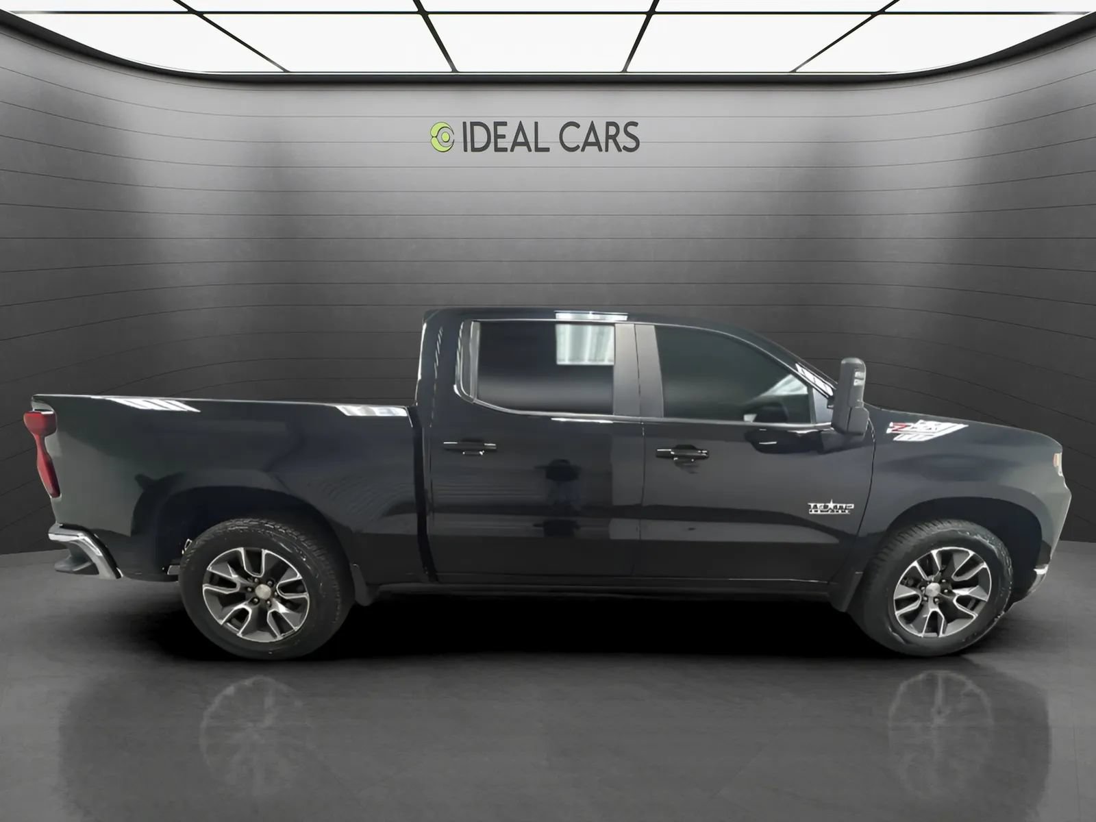 Used 2020 Chevrolet Silverado 1500 LT w/ Texas Edition AWD/4WD image 3