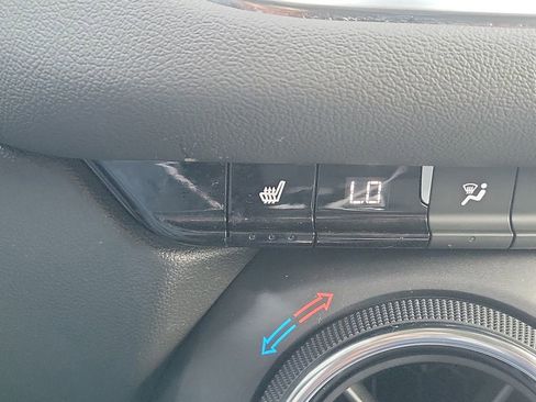 Used 2025 Chevrolet Blazer LT FWD image 30