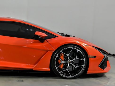 Used 2024 Lamborghini Revuelto AWD/4WD image 15