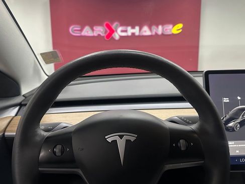 Used 2021 Tesla Model 3 Standard Range Plus RWD image 17