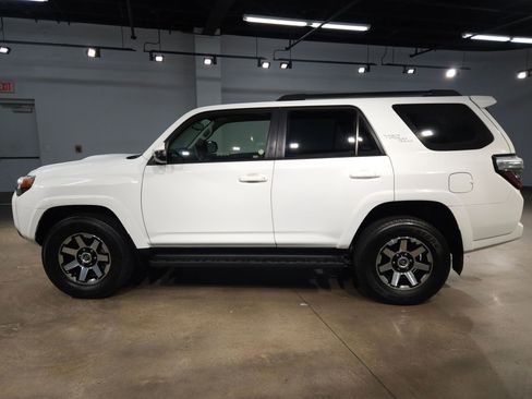 Used 2024 Toyota 4Runner TRD Off-Road image 4
