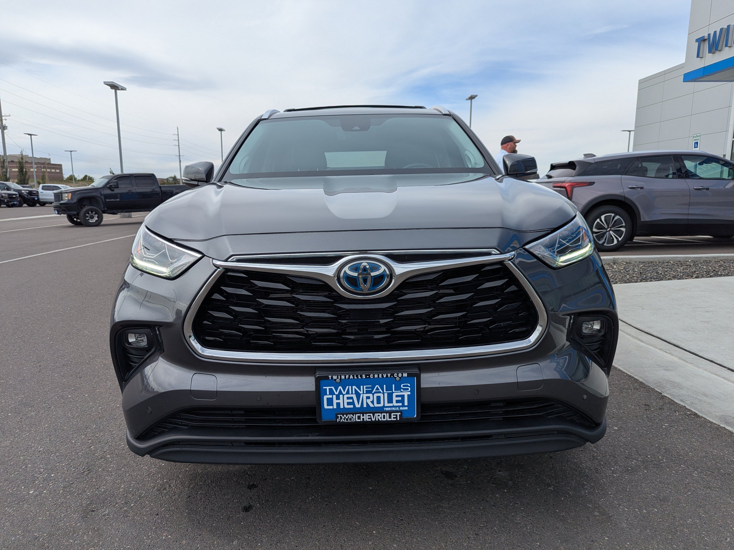 Used 2023 Toyota Highlander Limited AWD/4WD image 4
