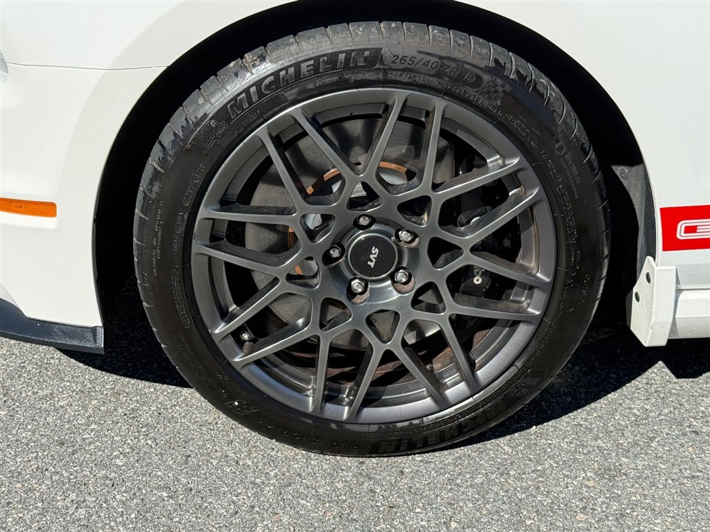 Used 2013 Ford Mustang Shelby GT500 RWD image 19