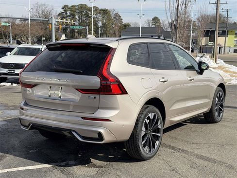 New 2026 Volvo XC60 B5 Plus w/ Climate Package image 19