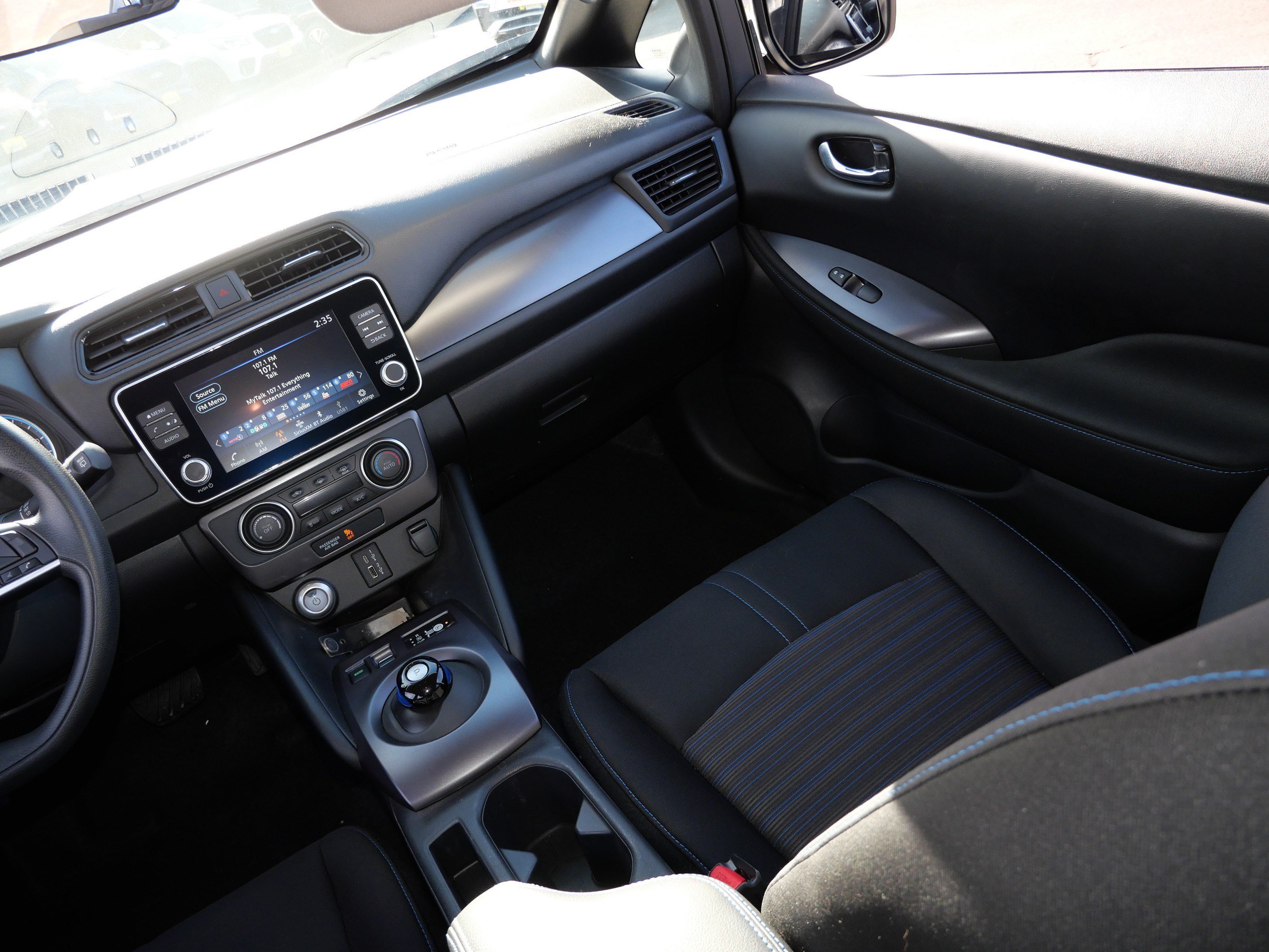 Used 2025 Nissan Leaf S FWD image 11