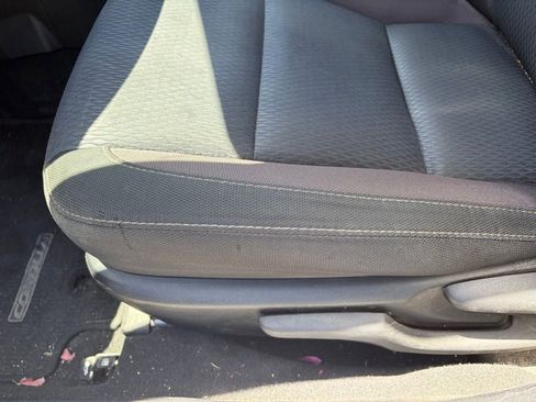 Used 2018 Toyota Corolla LE FWD image 4