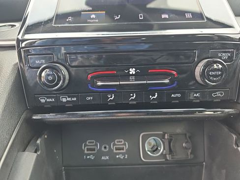 Used 2024 Jeep Grand Cherokee L Laredo image 18