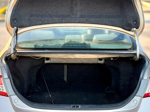 Used 2010 Toyota Camry image 27