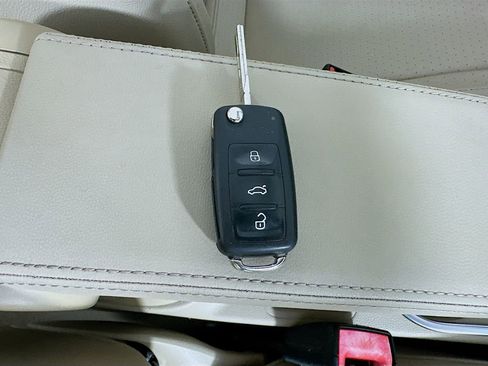 Used 2016 Volkswagen Beetle 1.8T SE image 38