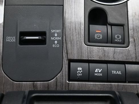 Used 2020 Toyota Highlander Platinum AWD/4WD image 26