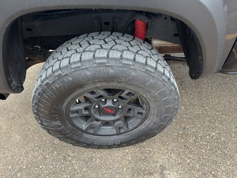 Used 2021 Toyota Tacoma TRD Off-Road w/ TRD Premium Off Road Package image 3